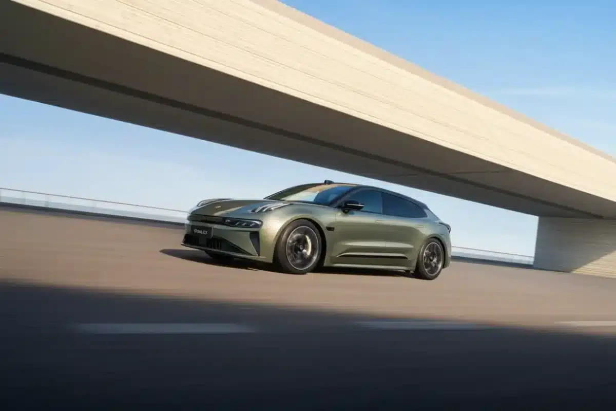 Mercedes secretly tears down Chinese EV with 1,000 km range: “It’s like walking on thin ice”